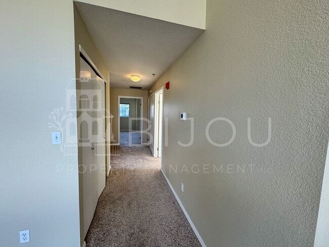 Building Photo - 2195 Alicia Point