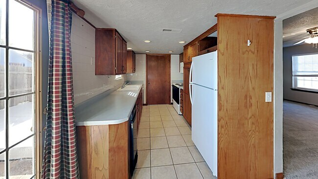 Building Photo - Lovely 3 Bedroom 1.5 Bathroom in Edmond Sc...