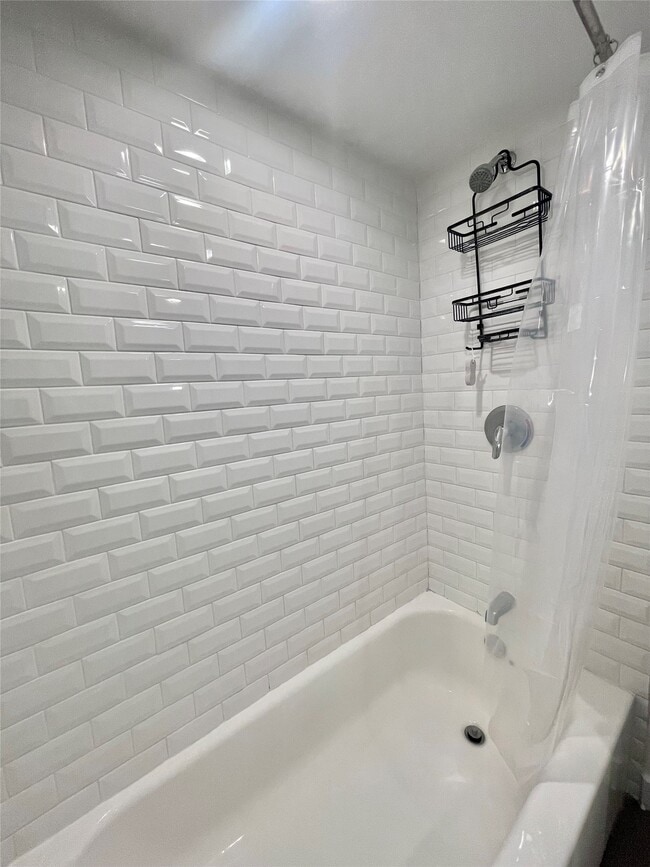 Building Photo - 412 Pacific St