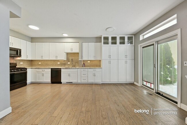 Building Photo - 1123 Estes Ct