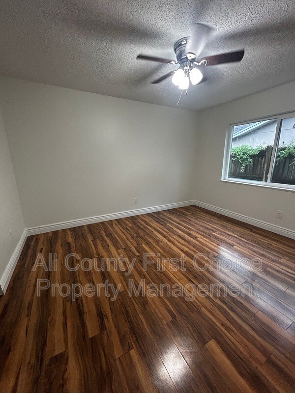 Building Photo - 9369 93rd Ave