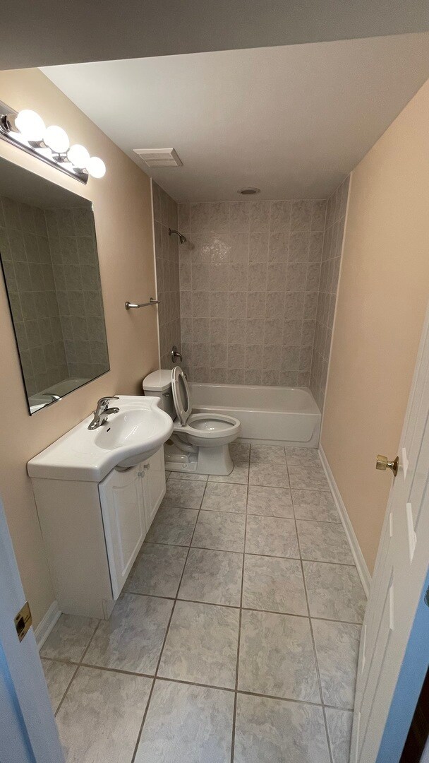 Building Photo - 1723 Wildberry Dr