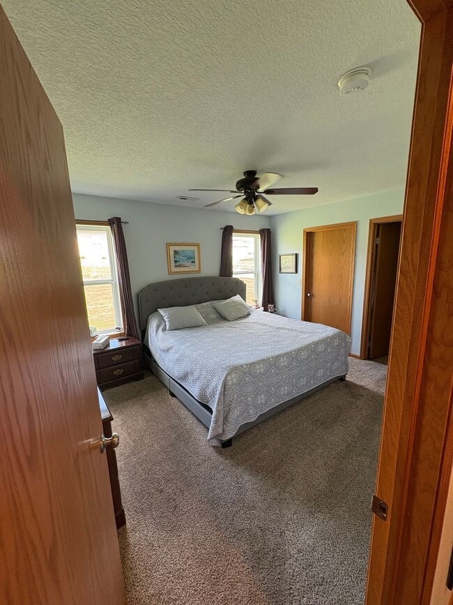 Building Photo - 2 Bedroom 2 Bathroom Duplex