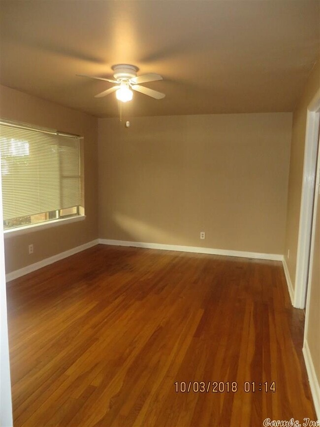 Building Photo - 605 Ridgeway Dr