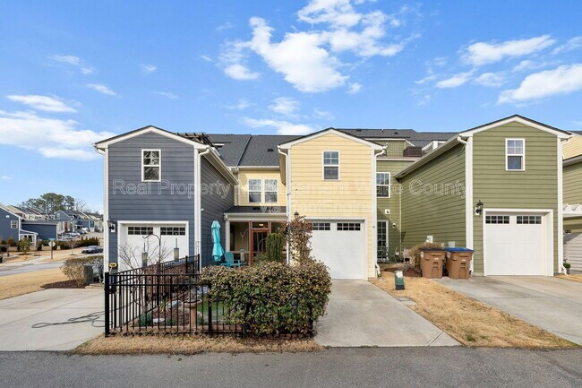 Building Photo - 410 Triumph Ln