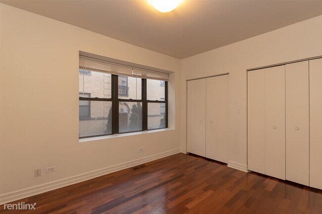 Building Photo - 4347 N Sawyer Ave