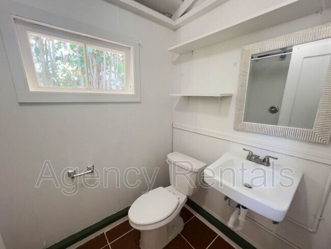 Building Photo - 2205 Hyde St