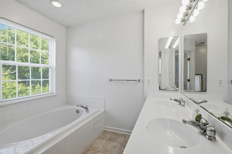 Building Photo - 514 Sourghum Ct