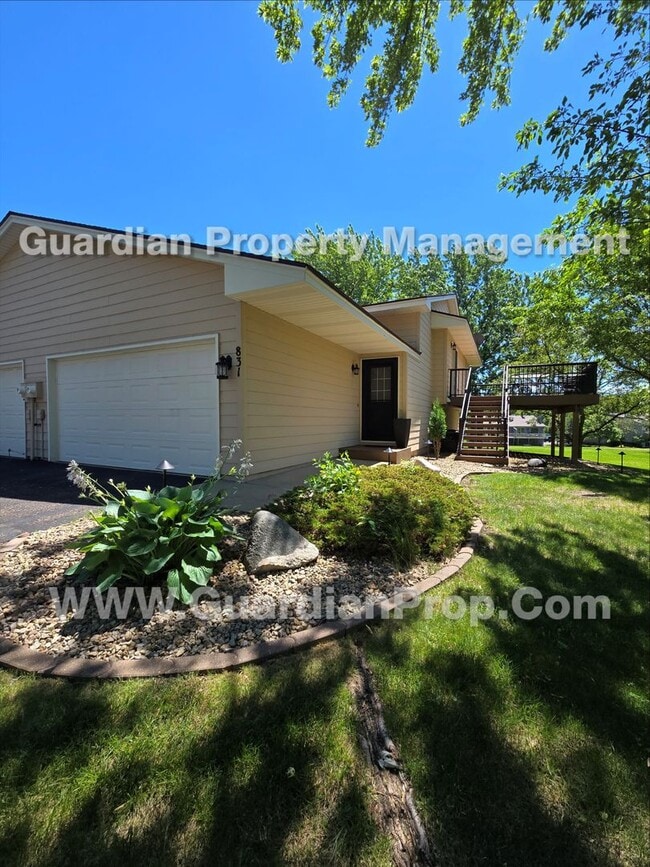 Building Photo - Chanhassen updated Townhome, Park view, 2 Car Garage, Large deck + Walkout Patio, available Aug