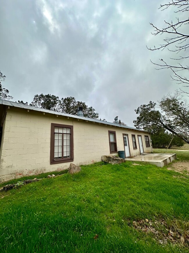 2/1 Cabin In Ingram 117 Montgomery Rd S Ingram TX 78025 Apartment