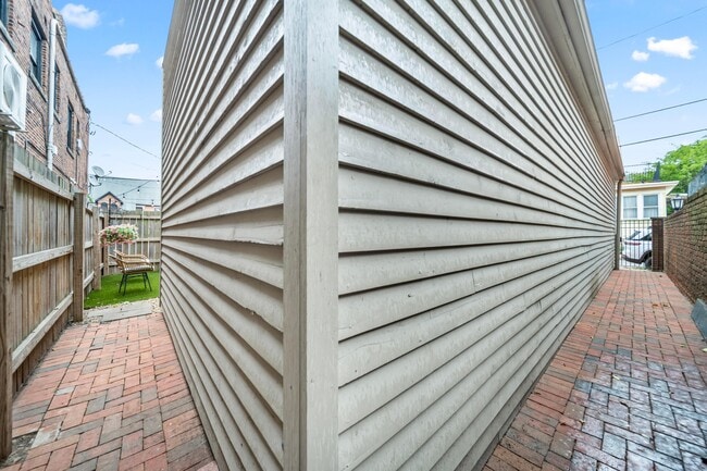 Building Photo - 503 S 3rd St