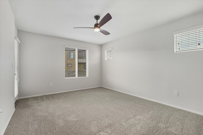 Building Photo - 1180 Heliodor Ave