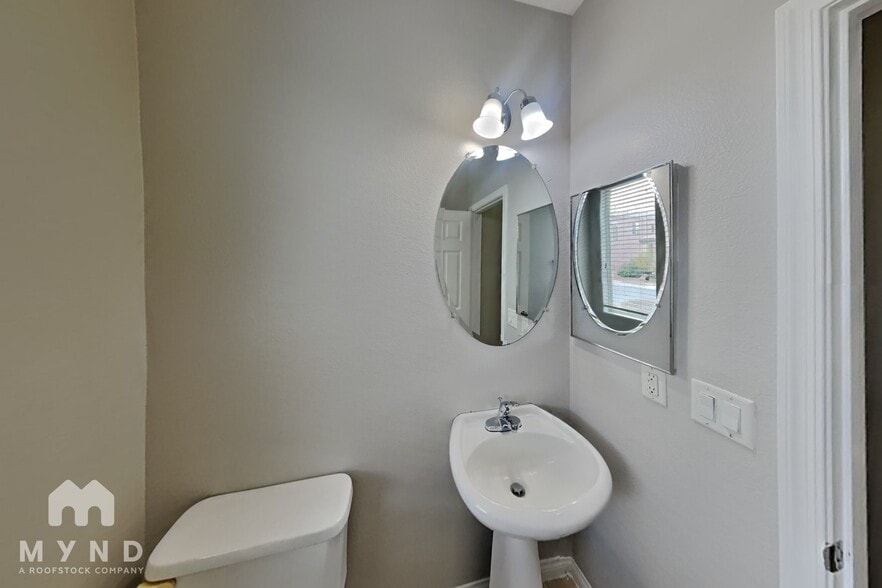 Building Photo - 6686 Cloverstone Ct