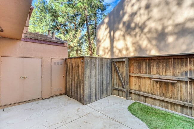 Building Photo - North Davis Condo-Available