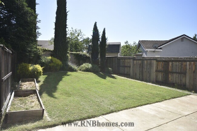 Building Photo - 268 Phoenix Cir