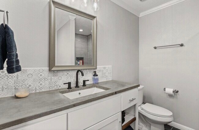 Building Photo - 12100 Woodland Ave NE