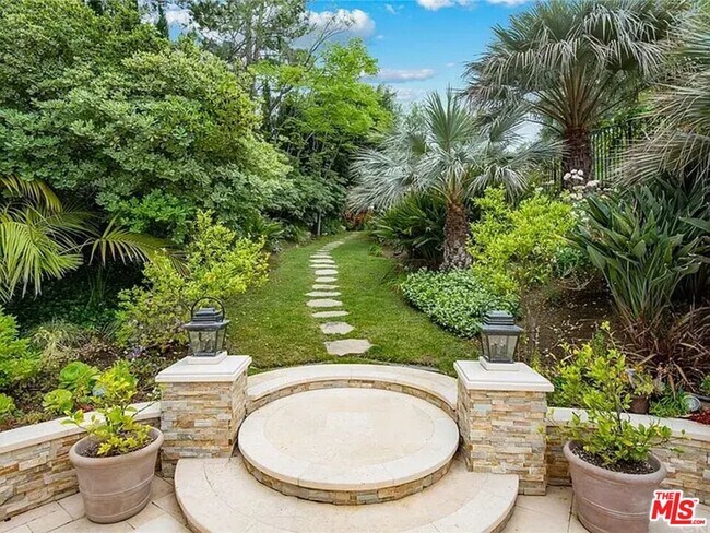 Building Photo - 6005 William Bent Rd