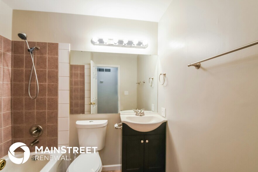 Building Photo - 2416 Angela Dr