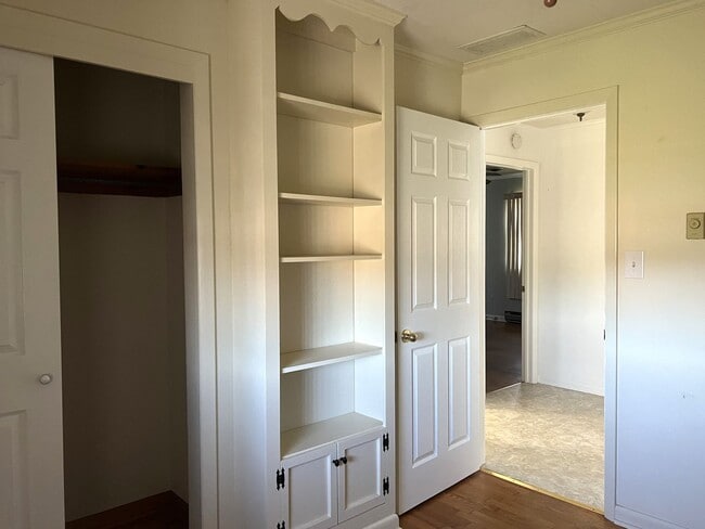 Building Photo - UNFURNISHED LEWES SINGLE FAMILY HOME - 6 M...