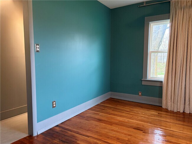 Building Photo - 2255 E Huntsville Rd