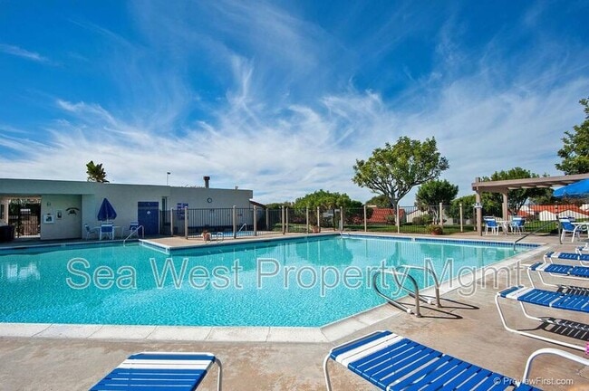 Building Photo - 914 Caminito Madrigal