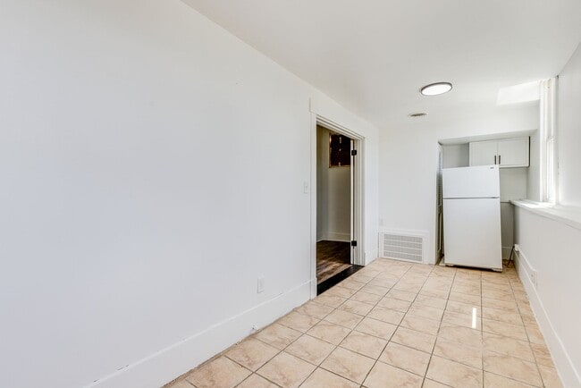 Building Photo - 705 Brownsville Rd