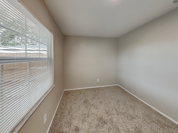 Building Photo - 107 Bayside Blvd