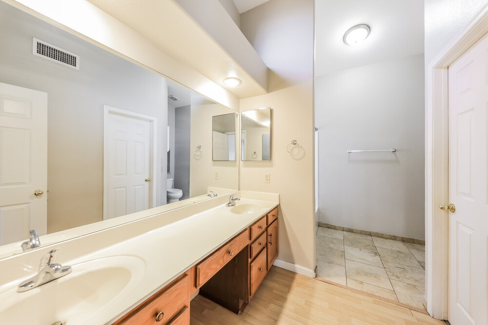 Building Photo - 743 W Sherri Dr