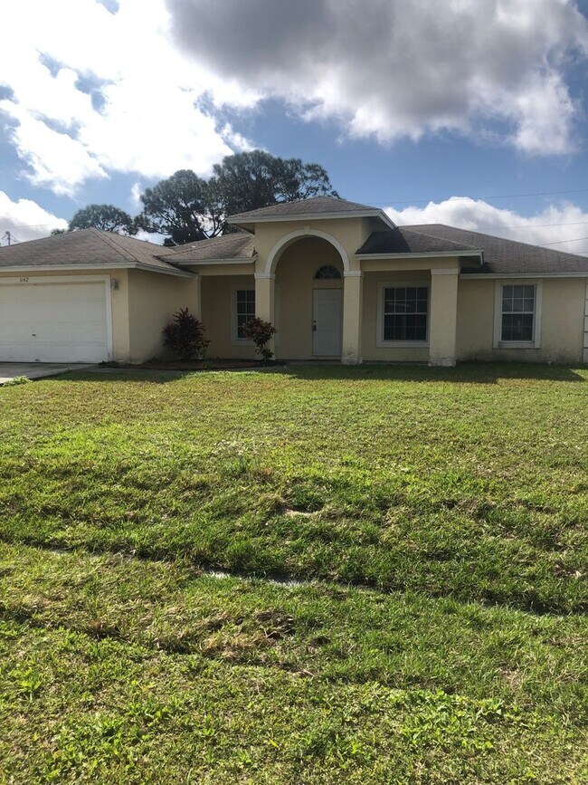 Building Photo - 3 BEDROOM RENTAL HOME AVAILBLE NOW