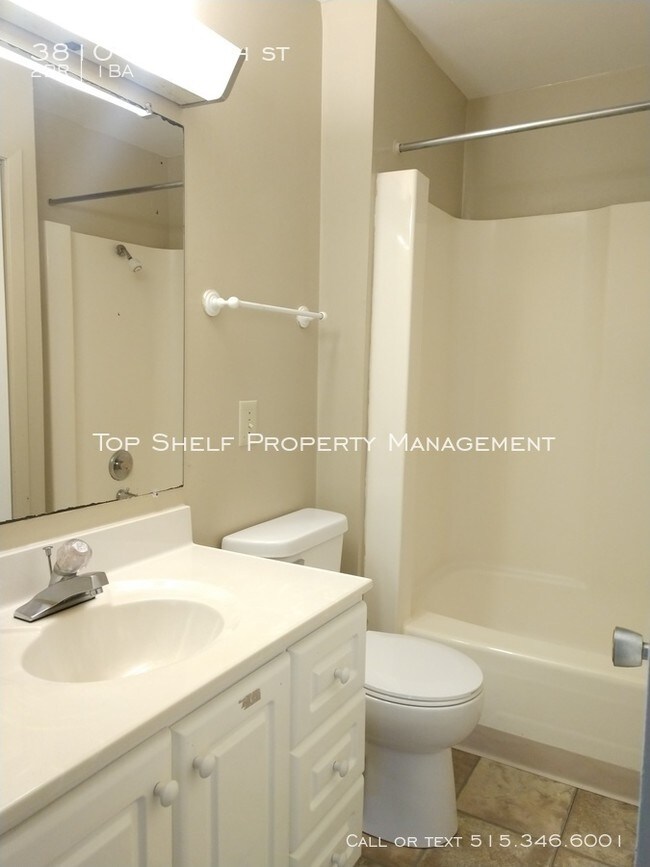 Building Photo - Duplex for rent, Garage and Basement!