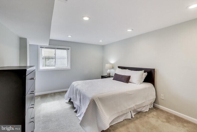 Building Photo - 14316 Woodcrest Dr
