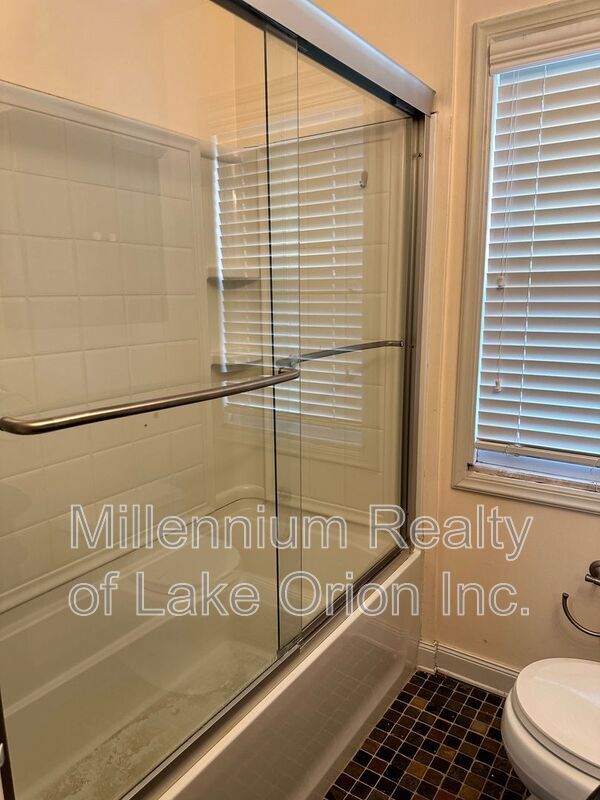 Building Photo - 2224 N Connecticut Ave