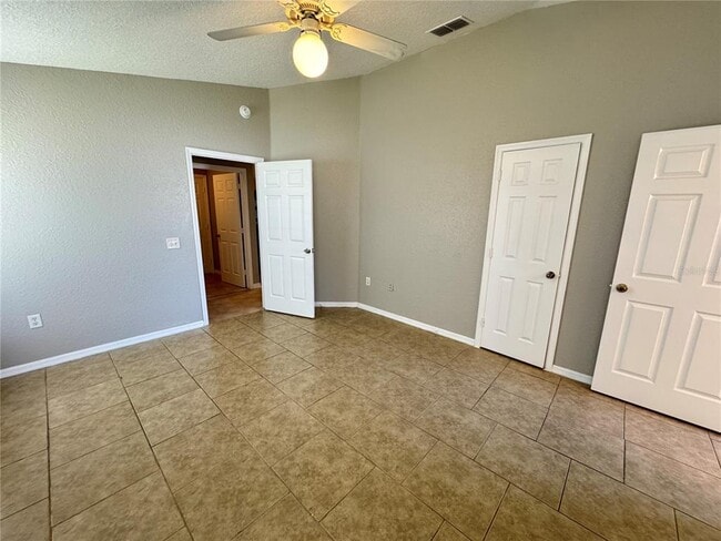 Building Photo - 725 Pelican Ct