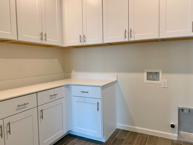 Building Photo - Beautiful New Single Family Home: single story 4 bed, 2.5 bath