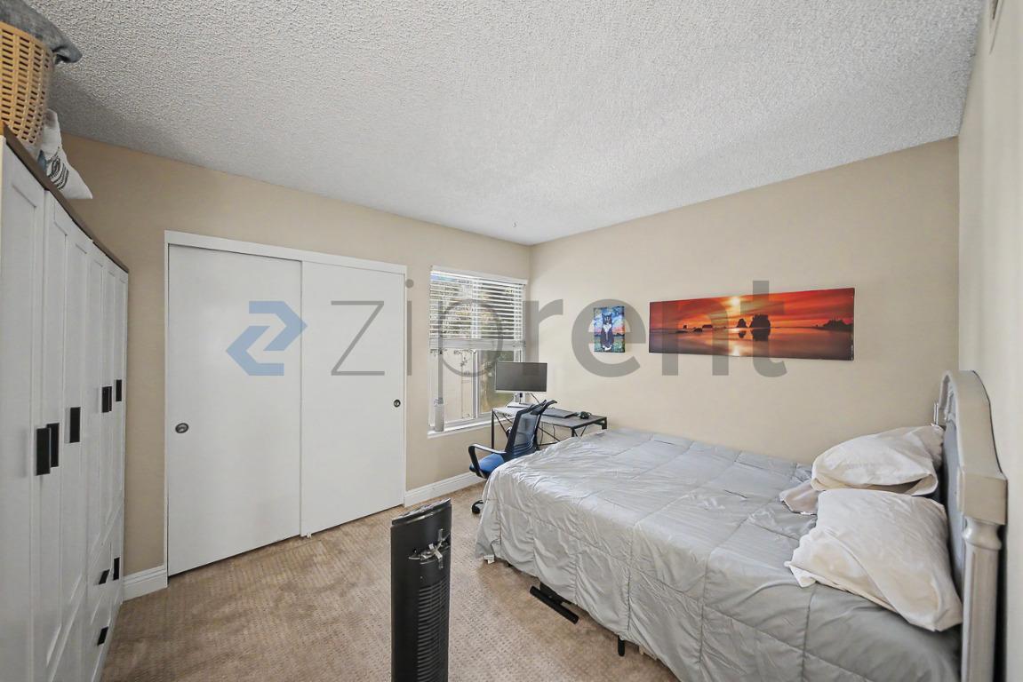Building Photo - Unit 289