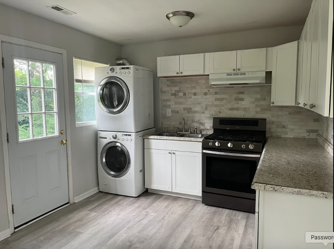 Building Photo - 3553 Geis Dr