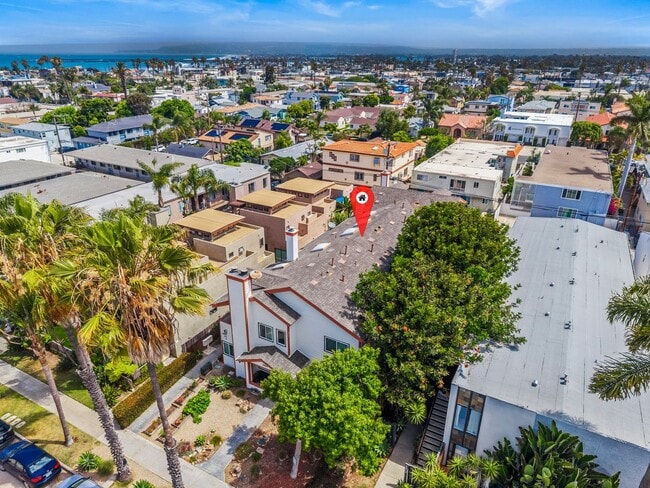 Building Photo - Spacious 3 Bed / 3 Bath Ocean Beach Townhome with Private Patio & Garage - Available NOW