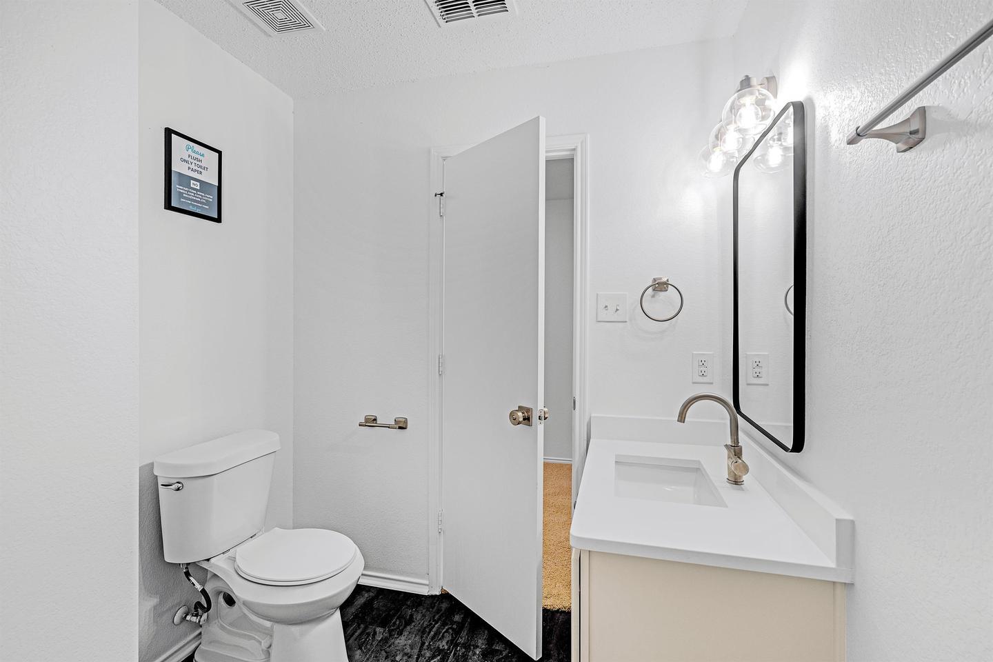 Building Photo - Comfortable Lancaster living with space to relax and entertain