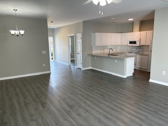 Building Photo - 140 Oak Towne Dr