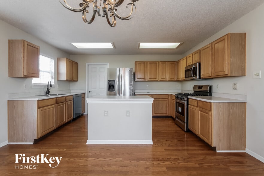 Building Photo - 9192 Huntleigh Cir