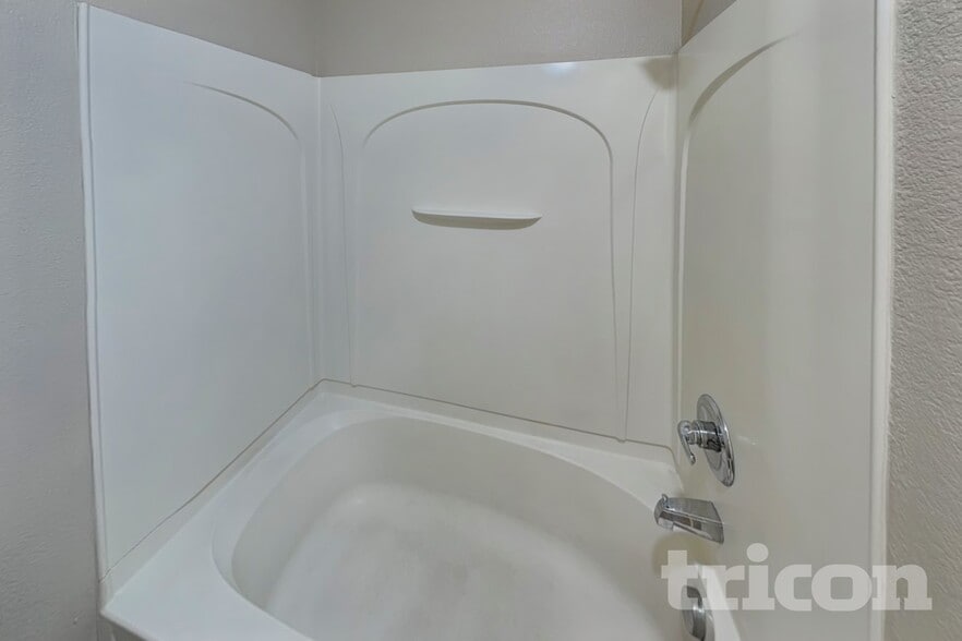 Building Photo - 102 Health Aster Ct