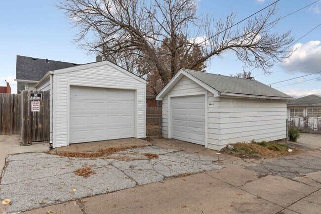 Building Photo - 5122 S 37th St