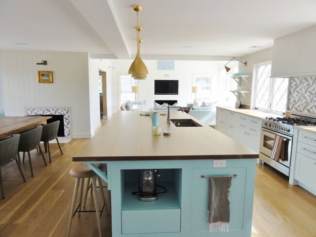 Building Photo - 75 Mill Hill Ln