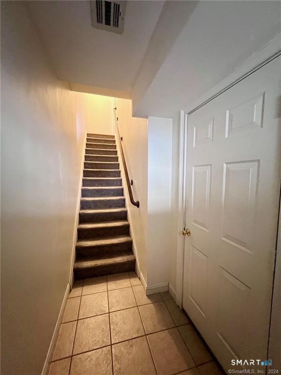 Building Photo - 527 W Thames St