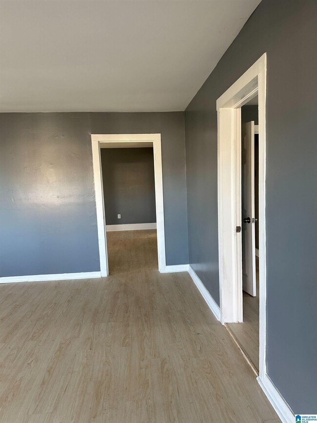 Building Photo - 315 3rd Ave N