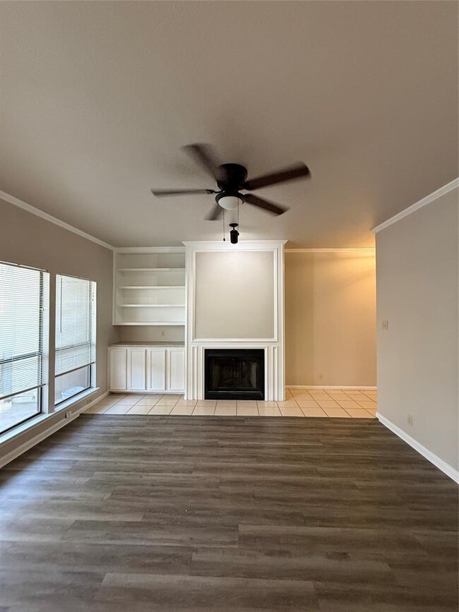 Building Photo - 6501 Columbia Oaks Ct