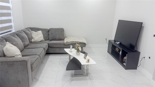 Building Photo - 3318 W 106th Terrace