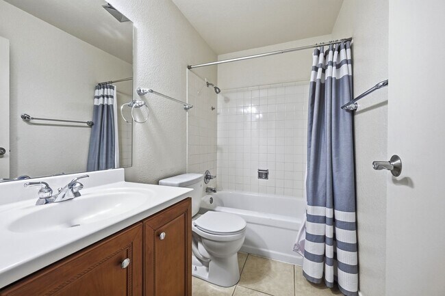 Building Photo - Spacious Townhome in Arvada