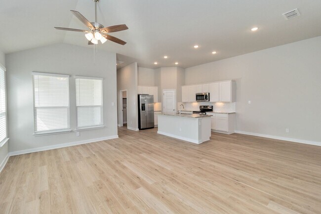 Building Photo - Stunning 3x2 Luxury Duplex in Buda, TX!