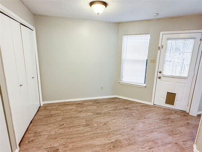 Building Photo - 409 Rawhide Loop